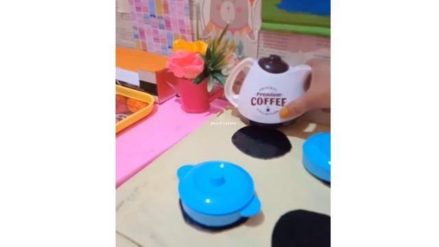 Arrange kitchen toys with me ASMR Diy cardboard role playing смотреть онлайн