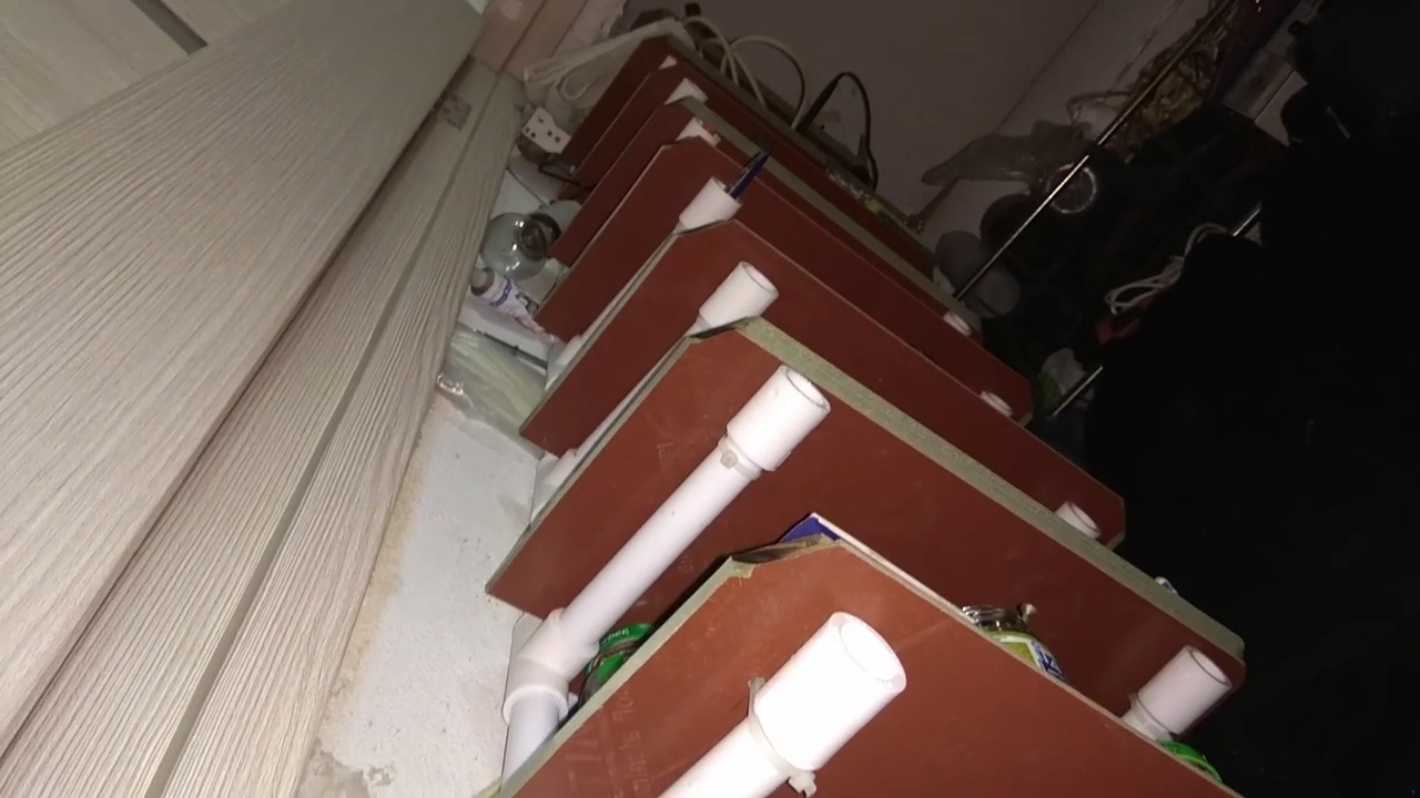 Полка из САНТЕХА смотреть онлайн