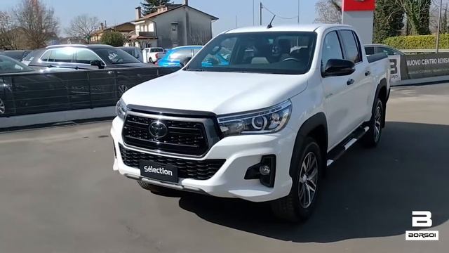 Toyota Hilux 2.4 D-4D 4WD 4 porte Double Cab Comfort смотреть онлайн