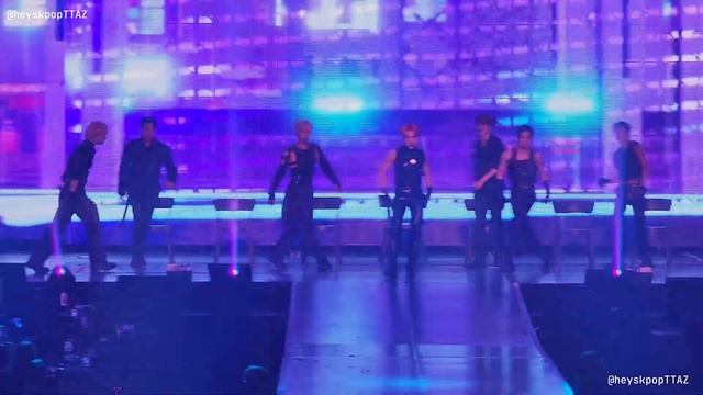 ATEEZ - Cyberpunk | 221108 에이티즈 THE FELLOWSHIP: BREAK THE WALL | Anaheim [FANCAM] 4K HDR смотреть онлайн