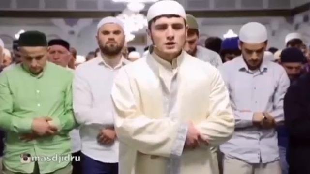 Чтение суры " Аль- Фатиха") заместитель имама Центральной Джума- мечети .г Махачкалы смотреть онлайн