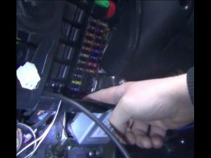 Замена предохранителя дальнего света правой фары на ВАЗ - Lada Granta