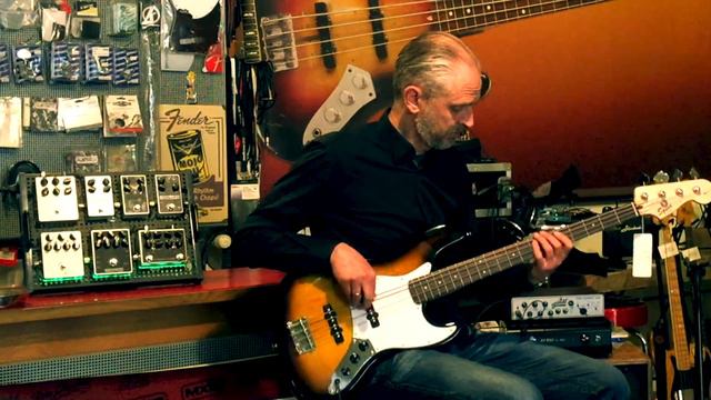 Squier Affinity Jazz New Slow Funk demo смотреть онлайн