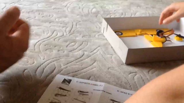 Собираю модель самолёта - Биплан смотреть онлайн