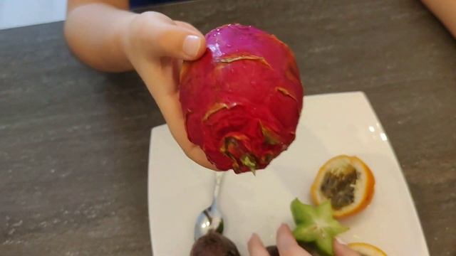 Пробуем Экзотические фрукты в Баку / Азербайджан смотреть онлайн