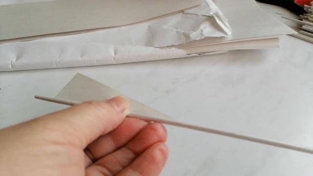 Кручу трубочки из писчей бумаги. Трубочки получаются отличные. смотреть онлайн
