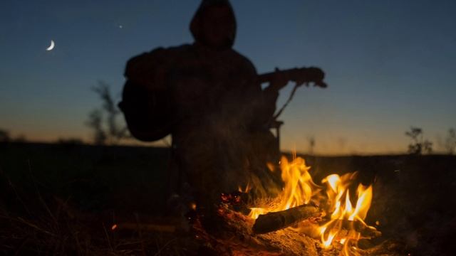 Песня под гитару смотреть онлайн