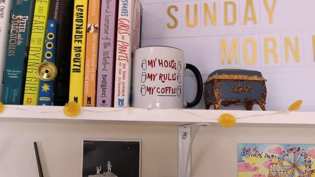 Room Tour of my Groovy & Colorful College Apartment ??? смотреть онлайн