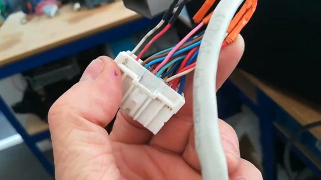 CR-Z IMACAN Man In The Middle Video 7 (Harness Connections) смотреть онлайн