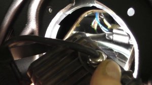 Установка передних динамиков в Шевроле Нива.mp4