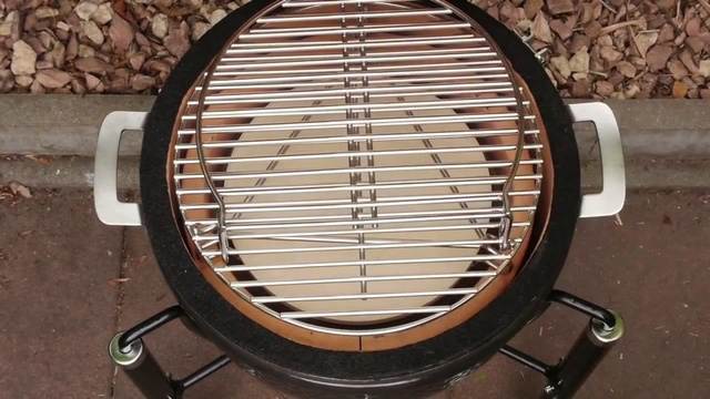 Керамический угольный гриль Monolith Grill Junior-S (Германия) на Www.GrilliBarbecue.ru