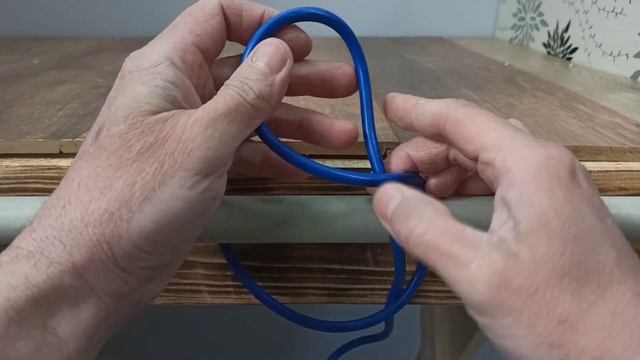 Обязательно Запомни Эту ХИТРОСТЬ! Как Вытащить Шнур с Вилкой из под Трубы. ⭐⭐⭐⭐⭐ смотреть онлайн