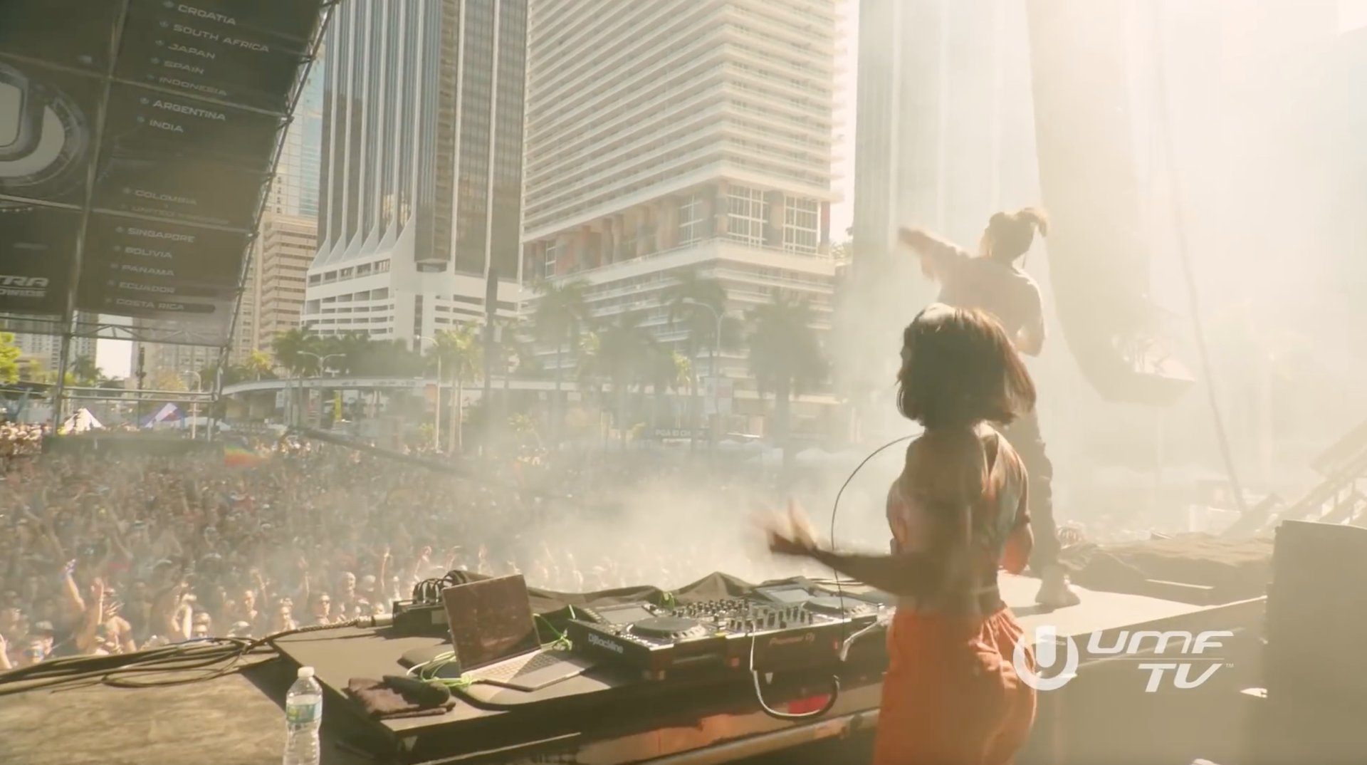 Krewella @Live at Ultra Music Festival Miami 2022 смотреть онлайн