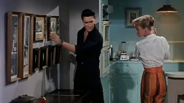 Девочки!Девочки!Девочки! / Girls!Girls!Girls! смотреть онлайн