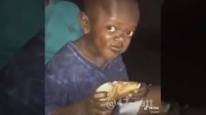 Самый смешной мем 2020 года, негр упал с водой, негр пацан, негр мальчик, 《эдит брайна》