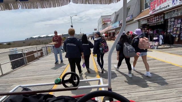 Metronome Pranks in Real Life смотреть онлайн