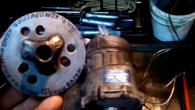 Снятие прижимной пластины компрессора кондиционера шкоды Октавии тур 1.8 смотреть онлайн