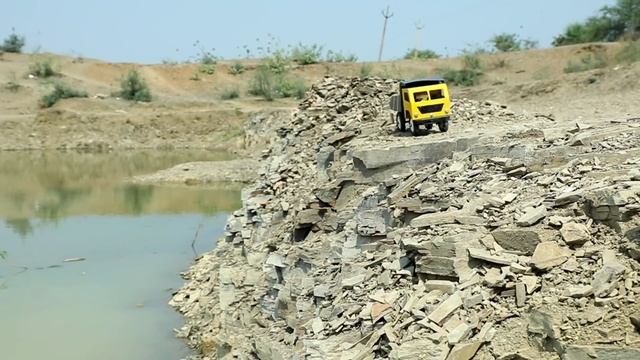 Ездим по горам, возим камни смотреть онлайн
