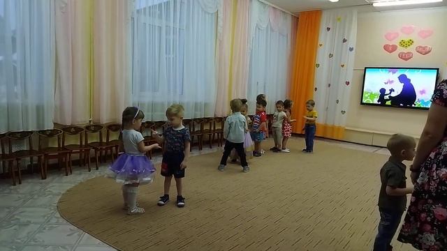 Танец Мы с дружочком танцевали. Младшая группа. МР Рожкова М. В. 2021 смотреть онлайн