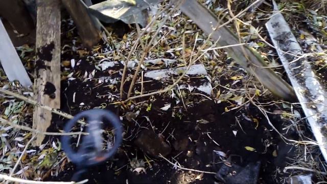 КОПАЮ МЕТАЛЛ У ЗАБРОШЕННЫХ ДОМОВ смотреть онлайн