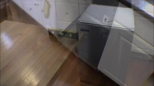RicksDIY Installing Sheet Metal Overflow Drain Catch Pan For a Dishwasher смотреть онлайн