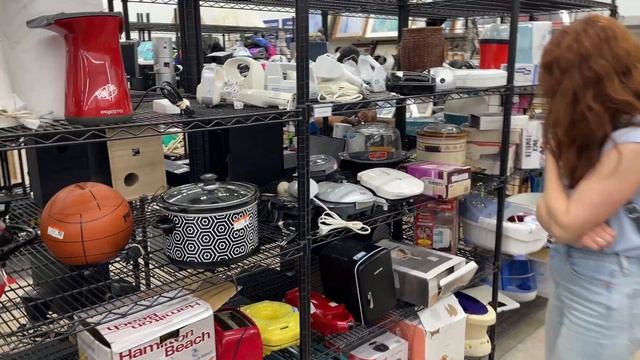 Магазин Goodwill в Америке | Как выглядит барахолка в США смотреть онлайн