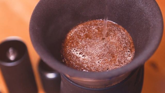 СПОСОБ ЗАВАРИВАНИЯ - КЕРАМИЧЕСКИЙ ФИЛЬТР / ВУЛКАНИЧЕСКАЯ ВОРОНКА смотреть онлайн