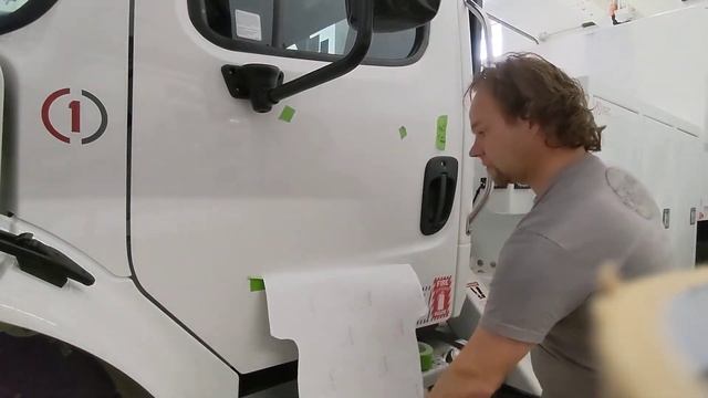 Truck Door Vinyl Installation - Step by Step - Side 1 смотреть онлайн