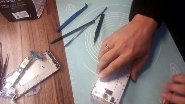 Как заменить дисплей на телефоне samsung galaxy j5 prime (Sm-G570F/DS)