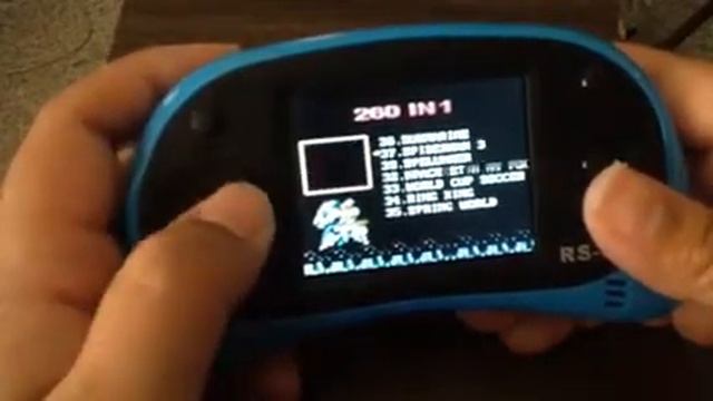 Awesome! Handheld game with 260 preloaded retro games!! смотреть онлайн