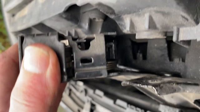VW Golf MK7 Bonnet Wont Close Properly