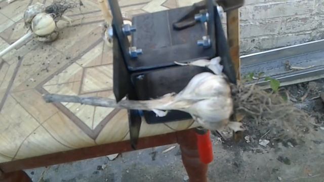 Станок для обрезки чеснока своими руками смотреть онлайн