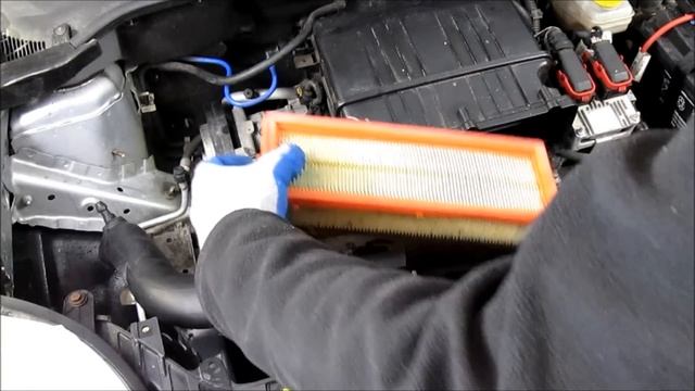 Fiat Grande Punto - Air Filter Replacement
