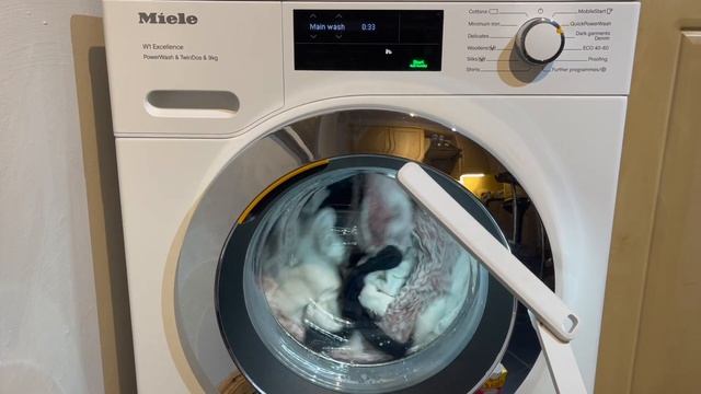 Miele W1 WEI865 Powerwash 40 (dressing Gown Wash Part 1)