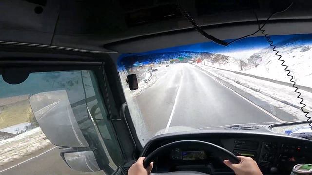 ДАЛЬНОБОЙ В СНЕЖНЫЙ СОЧИ, съехал груз. серпантин зло. смотреть онлайн
