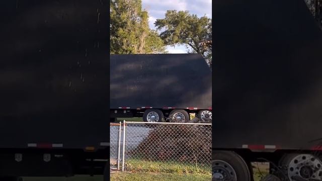 HUGE GARBAGE COLLECTOR смотреть онлайн