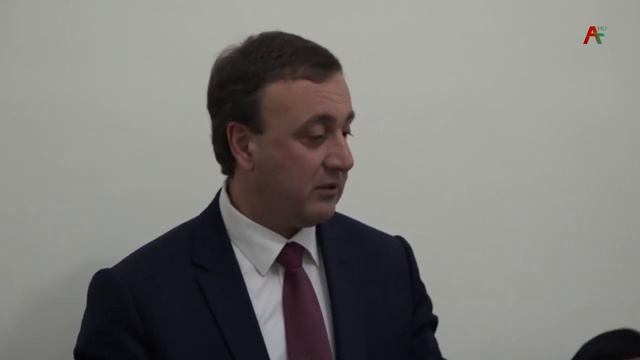 В Абхазии приняли в первом чтении законопроект «О моратории на повышение тарифов на электроэнергию» смотреть онлайн