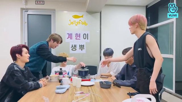 (eng sub) VERIVERY GYEHYEON BIRTHDAY VLIVE●05/14/22 смотреть онлайн