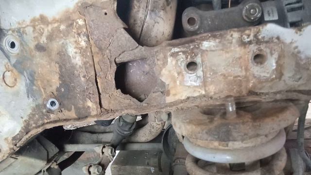 Нива 2131 , ремонт переднего правого лонжерона.mp4