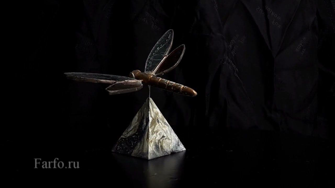 Стеклянная стрекоза на камне смотреть онлайн