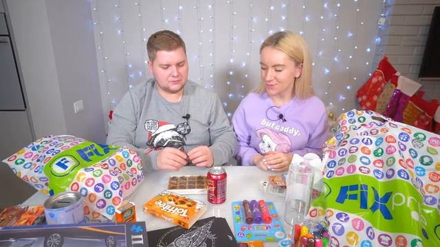 ШОК ? МЕНЯЕМСЯ ПОКУПКАМИ! ЧЬИ КРУЧЕ? ЧЕЛЛЕНДЖ Новинки ФИКС ПРАЙС / ПОДАРКИ К Новому Году ШОППИНГ смотреть онлайн