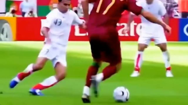 ФИНТЫ РОНАЛДУ, КОТОРЫЕ ПОТРЯСЛИ МИР (21.09.2018) / Футбольные финты и голы. Спорт и футбол смотреть онлайн