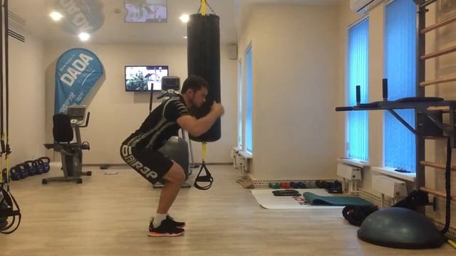 Выпады в приседе смотреть онлайн