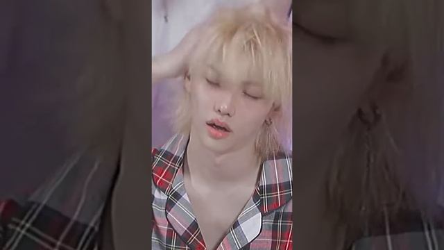 Felix ?? #shorts #keşfet #felix #starykids #skz #fyp #kesfet #kpop #bangchan #seungmin #han #leekno смотреть онлайн