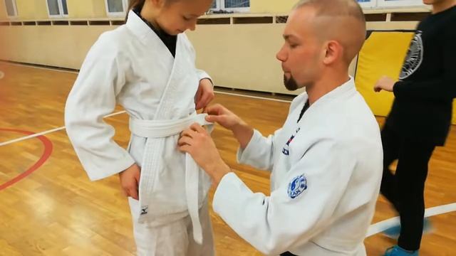 Как правильно завязывать пояс на кимоно смотреть онлайн