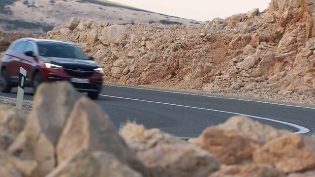 Opel Grandland X Hybrid4 (2019) смотреть онлайн