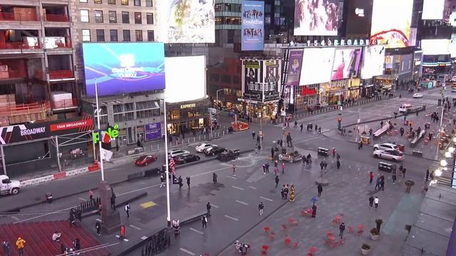 на площади таймс сквер нью йорк 26 января 2022 г.mp4 смотреть онлайн