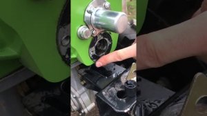 Делаем ТО на мотоблок - Готовим мотоблок к сезону! Сколько лить масло в двигатель и трансмиссию!