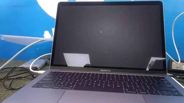 Apple MacBook Pro 13 inch Space Gray Unboxing & What’s in the Box смотреть онлайн