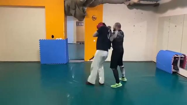 Супер тренировка с РП:Контактный уличный бой . Отработка входа в противника. смотреть онлайн